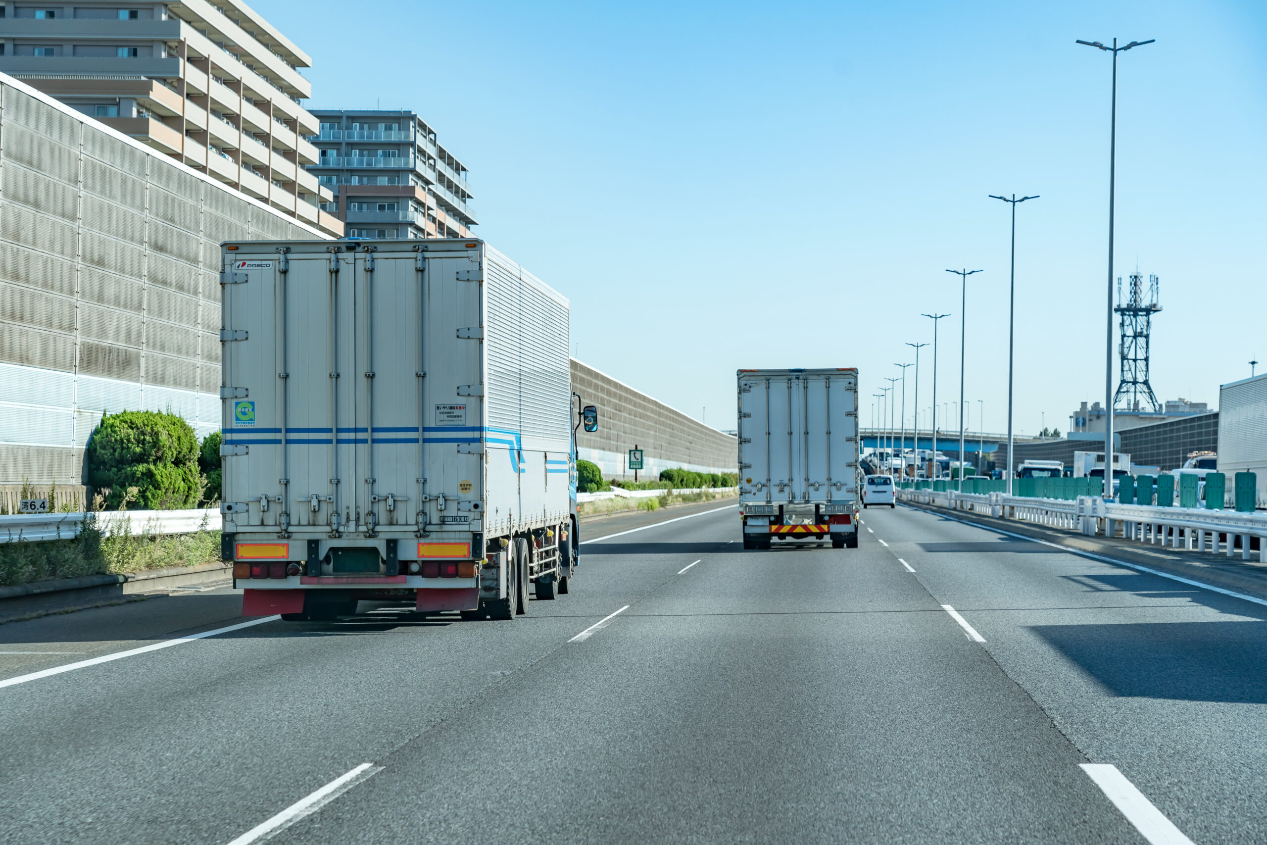 トラックのバッテリートラブル